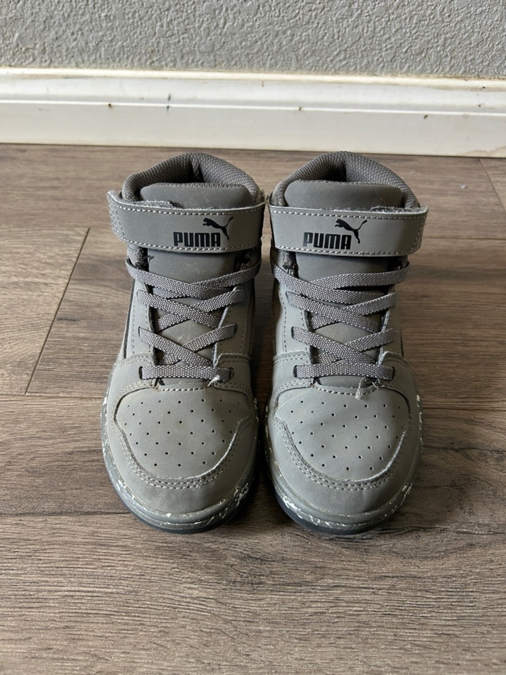 Puma Gray Kids High-Top Hook-and-Loop Sneakers size 12 - Picture 2 of 6